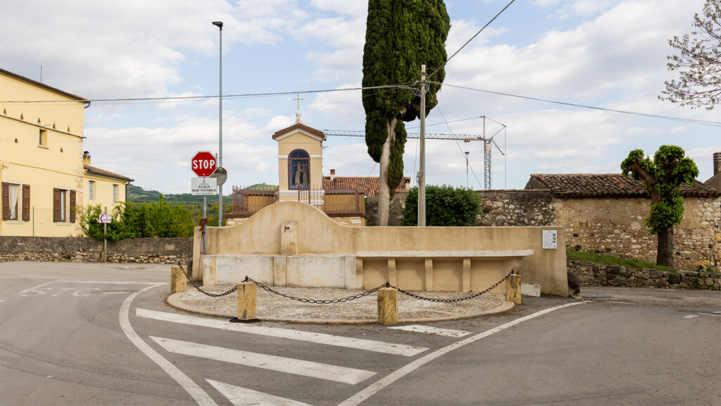 Fontana di Arano a Cellore d'Illasi, veduta frontale