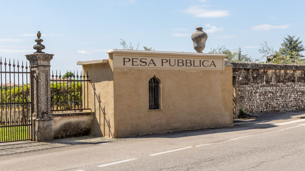 Pesa pubblica