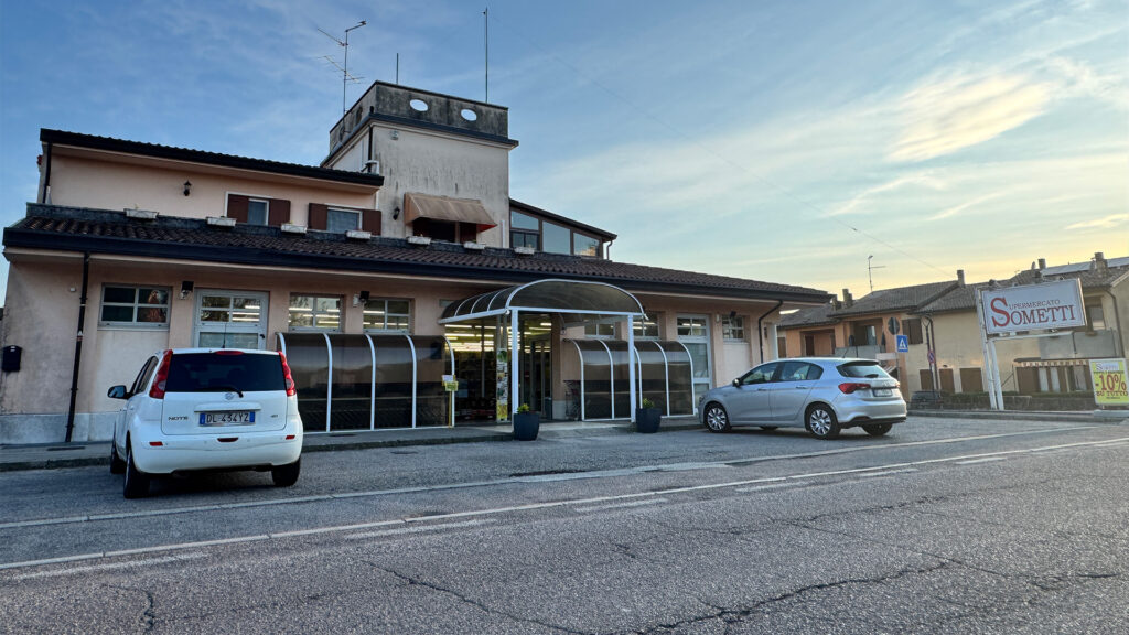 SUPERMERCATO SOMETTI esterno supermercato