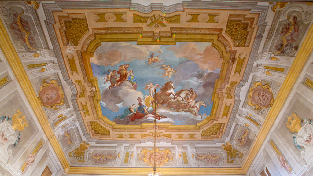 Villa Pompei Carlotti, Illasi, soffitto affrescato nella sala principale