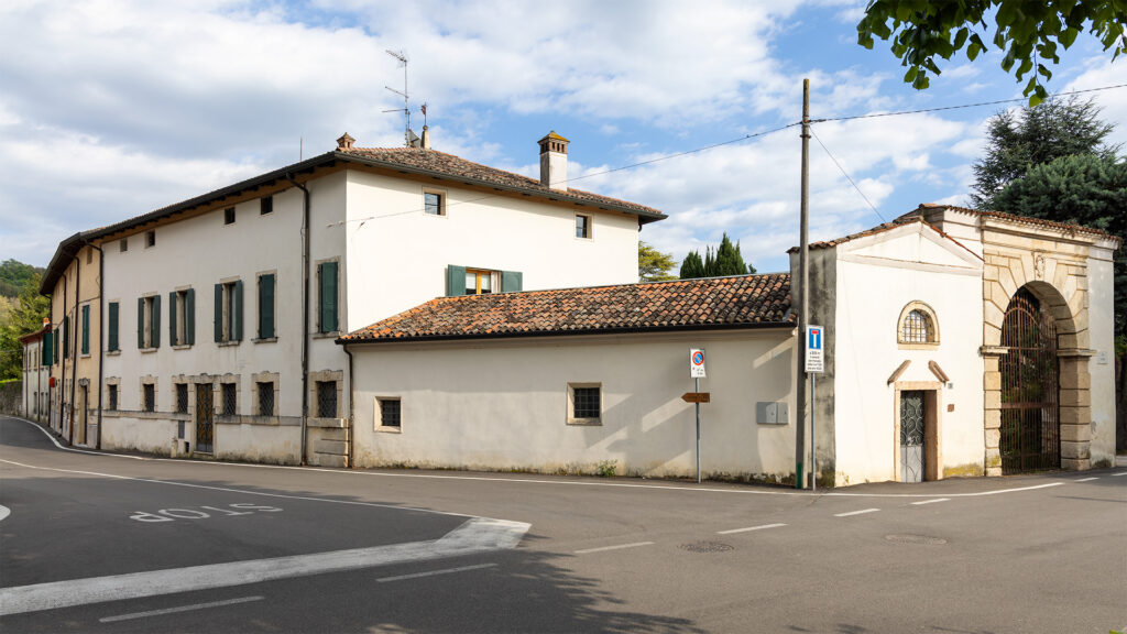 Villa Pompeo Pompei a Illasi, secolo XVIII, veduta laterale sinistra